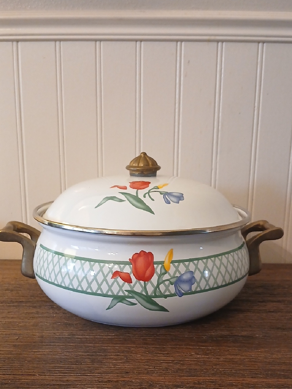Vintage Regency Club Enamelware Pot &Lid Floral Print Brass Handles